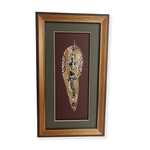 Framed Aboriginal Art handpainted Gumleaf (35cm x 20cm) - LIZARD (Green/Maroon)